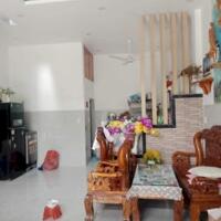Bán nhà 1 trệt 1 lầu, 2 tỷ 6, vị trí 2, bệnh viện 7B, đường xe hơi phường Tân Phong.