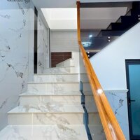 Nhà lầu xây mới nằm cách trường Tiểu Học An Bình 100m