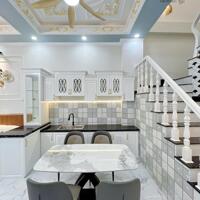 Nhà lầu xây mới 3 phòng ngủ Full nội thất - Hẻm 11 Nguyễn Văn Linh