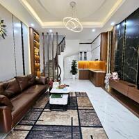 Bán nhà 5 tầng, 32m2, ngõ SH quay Lĩnh Nam, Hoàng Mai