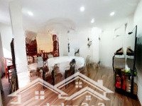 Bán Nhà Ngõ 40 Xuân La - Tây Hồ - Ô Tô Tránh - Thang Máy - Gara 3 Ô Tô 85M2 -Mặt Tiền8M Giá Hơn 34 Tỷ.