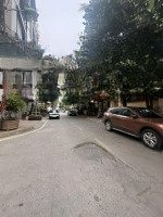 Bán Nhà C4 Đội Cấn 121M2 Nở Hậu, Ngõ, Vỉa Hè 10M, Ô Tô Đỗ, Kinh Doanh Sầm Uất.
