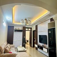 Tập thể phố Hoàng Cầu, Đống Đa, 100m2 nhà đẹp, 3 ngủ, 2wc, 2 ban công ô tô tránh cầu thang