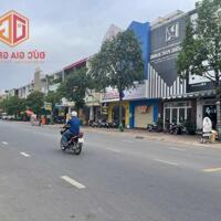 Bán nhà 1 trệt 2 lầu mặt tiền N1 Khu D2D, Thống Nhất, Biên Hòa, 90m2, giá 16 tỷ.