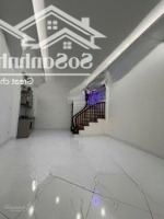 **Nhà Mới Kính Coong 32M Mặt Tiền Rộng Nở Hậu Ô Tô Gần Ở Ngay!**