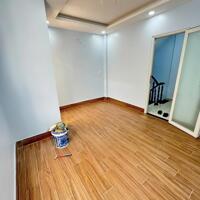 Nhà đẹp đang hoàn thiện 2 lầu hẻm 994 Huỳnh Tấn Phát, Quận 7