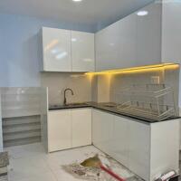 Nhà đẹp đang hoàn thiện 2 lầu hẻm 994 Huỳnh Tấn Phát, Quận 7
