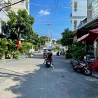 Nhà sang xịn mịn 1 trệt 3 lầu đường 10m thới an q12