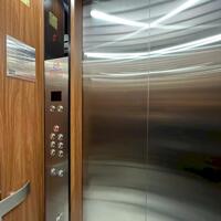 Nhà đẹp ở ngay, 2 ô tô,7T thang máy, ngõ 132 võ chí công PL bộ GD - ĐT, 60m2*MT 5m 20,5tỷ