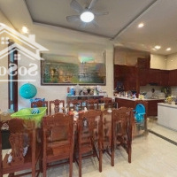 (Hàng Hiếm) Nhà Hiếm Trần Quốc Hoàn Phân Lô Vip, 6 Tầng Đẹp Diện Tích 60M.
