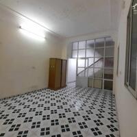 Cho thuê nhà Vũ Trọng Phụng, Thanh Xuân, 3 tầng, 30m2, 2 ngủ, 2 vệ sinh 8.6tr (có tl)