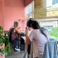 Mặt Phố Hàng Nón Hoàn Kiếm, Kinh Doanh Sầm Uất Bậc Nhất Hà Thành