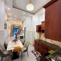 Nhà lầu 3 phòng ngủ, gần trường đại học Cần Thơ