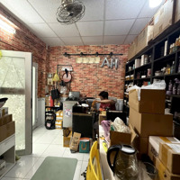 Nhà Phú Nhuận Ngay Khu Thời Trang Giáp Q3