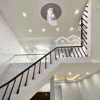 Toà Nhà Mới Xây Cmt8 - 8X20M - Hầm 7 Tầng - Hdt: 167 Triệu/Tháng - Giá Bán: 27 Tỷ