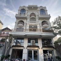 Biệt Thự Xa Hoa - Giữa Lòng Thủ Đô - Trung Tâm Long Biên - 1 Phút Ra Phố Cổ 90M2 - Mặt Tiền 10M