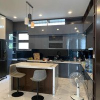 Chính Chủ Bán Gấp Nhà Mặt Tiền Đường Phổ Quang, P.9, Quận Phú Nhuận.dt: 5X17.5M Kết Cấu: Hầm 3 Tầng