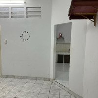 Cho Thuê Nhà Lầu 4, 60M2 Cc 43 Hồ Văn Huê, P9. Phú Nhuận, Hcm