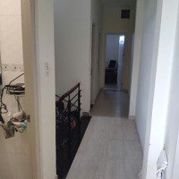 Cho Thuê Nhà Riêng, Hẻm Oto, 1 Trệt 2 Lầu, 3 Phòng Ngủ 2 Vệ Sinh Gần Hoàng Diệu 2. Thích Hợp Gia Đình, Vp Cty