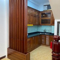 Gia Đình Cần Bán Nhà Gần Mặt Phố Hoàng Quốc Việt Ngõ Oto Đi Qua