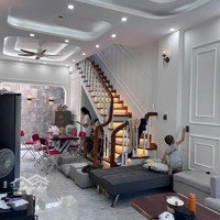 5.6 Tỷ - Nhà Xinh Xắn 3 Tầng 3 Phòng Ngủ Sân Thượng Hoàn Công, Hẻm Xe Hơi Nguyễn Xiển Cạnh Vinhome