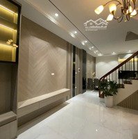 Chính Chủ Cần Bán Nhà 40M2, Nằm Tại Trung Tâm Quận Cầu Giấy