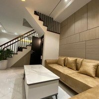 Chính Chủ Cần Bán Nhà 40M2, Nằm Tại Trung Tâm Quận Cầu Giấy