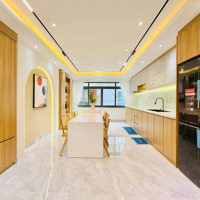 Nhà 4 Tầng, Nở Hậu Tài Lộc, Hẻm 100/ Đường Đinh Tiên Hoàng, Bình Thạnh, Chỉ 9.4 Tỷ Thương Lượng
