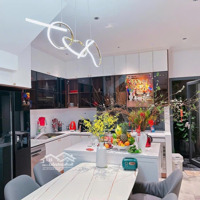Cho Thuê Nhà Nguyễn Đình Full Nội Thất Luxury Cách Biển Chỉ 300M!