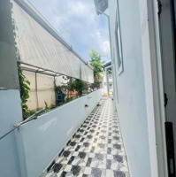 Giá: 9 Tỷ 400 Triệu Bán Nhà - Phường 6 - Đà Lạt, 220 M2 Sổ Riêng Xây Dựng Hẻm Ô Tô. Uyên 0948676493