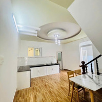 Giá: 9 Tỷ 400 Triệu Bán Nhà - Phường 6 - Đà Lạt, 220 M2 Sổ Riêng Xây Dựng Hẻm Ô Tô. Uyên 0948676493