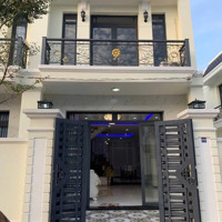 Nhà Đẹp Gần Chợ Bình Chánh - 105M2 Kết Cấu 1 Trệt - 1 Lầu; 3 Phòng Ngủ- 3Wc