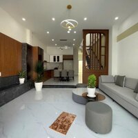 BÁN NHÀ CUỐI ĐƯỜNG ĐỒNG KHỞI,GẦN NGÃ 4 TÂN PHONG,SỔ RIÊNG THỔ CƯ