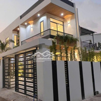Căn Góc 2 Nhà Lầu Sân Vườn Đẹp 4,5 Tỷ