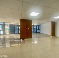 Nhà Nguyên Căndiện Tích10 X 22M,(Hầm + 4 Lầu)Mới Hoàn Thiện,Ngăn Sẵn Vách Kính,Thang Máy,Full Máy Lạnh.