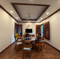 Chính Chủ Bán Căn Biệt Thự Vườn Đào- Tây Hồ -230M -6 Tầng -Mt15- 130 Tỷ( Tặng Nội Thất)