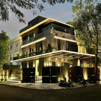 Bán Biệt Thự Góc 2 Mặt Tiền Mỹ Giang 2, Phú Mỹ Hưng. Diện Tích: 198M2. Giá Tốt Nhất: 75 Tỷ. Liên Hệ: 0912264368