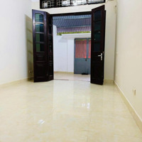 Cần Cho Thuê Nhà Ngõ 250 Tân Mai-Hoàng Mai . Diện Tích: 60M2 X4T ,Nôi Thất Đầy Đủ,Nhà 3 Mặt Thoáng.giá 12 Triệu