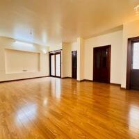 Bán biệt thự Cầu Giấy, 136m², 4T, Mặt Tiền 7.2m, Nhỉnh 42 Tỷ