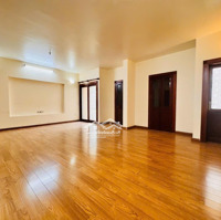 Bán Biệt Thự Cầu Giấy, 136M², 4T, Mặt Tiền 7.2M, Nhỉnh 42 Tỷ