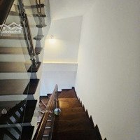 Tôi Cần Bán Căn Nhà Phân Lô Phố Trần Quốc Hoàn/ Cầu Giấy