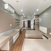 Nhà Đẹp Vị Trí Kim Cương 5 Tầng Thang Máy, Đường Thông, Từ Hồ Điều Hòa Bồ Đề Sang Hồng Tiến
