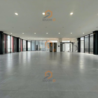 Quá Rẻ! Tòa Nhà Ngay Khu Hành Chính Quận 2 Ngang 32M X 20M Hầm 5 Tầng 2.300M2 Sàn Giá Chỉ 300 Triệu/Th