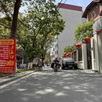 Phân lô Trung Kính, Trung Hòa, ô tô tránh nhau, kinh doanh ngày đêm.