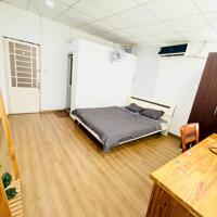 CHDV đường Giải Phóng P4 Tân Bình phòng ngủ tách bếp, ban công 4,3tr
