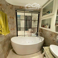 Bán Nhà Riêng Tại Đường Võng Thị - Tây Hồ