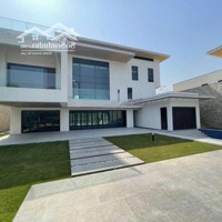 Vợ Chồng Tôi Cần Bán Biệt Thự Sân Golf Vân Trì. Nhà Tôi View Sân Golf - View Hồ Rất Đẹp !