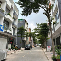 Chính Chủ Bán Nhà Hướng Tây, 4 Phòng Ngủ 4 Vệ Sinh Sát Bên Visip1 Thuận An Bình Dương. 0366.236.237