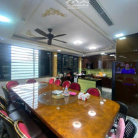 Bán Nhà Phố Vip Hoàng Quốc Việt, Phân Lô Ô Tô Vào Nhà, Ngõ Rộng, Hai Thoáng, 70M2*5T.