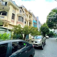 Độc Quyền, Cc Cần Bán Biệt Thự Nằm Trong Nội Khu Của Biệt Thự Hồng Long, 3 Lầu, 5 Pn, Giá Bớt Lộc.